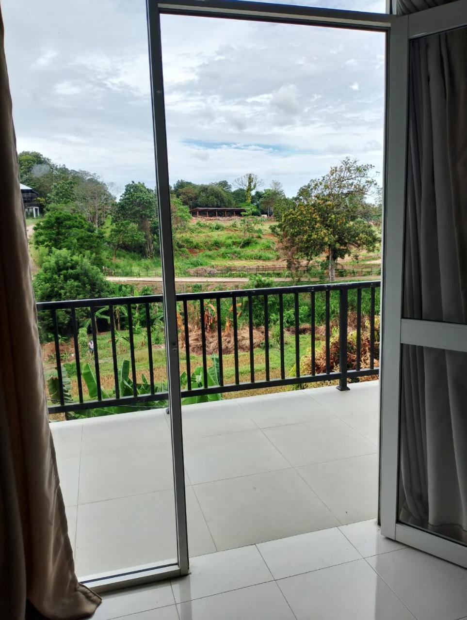Pinnawala Elephant Front View Hotel Rambukkana Luaran gambar